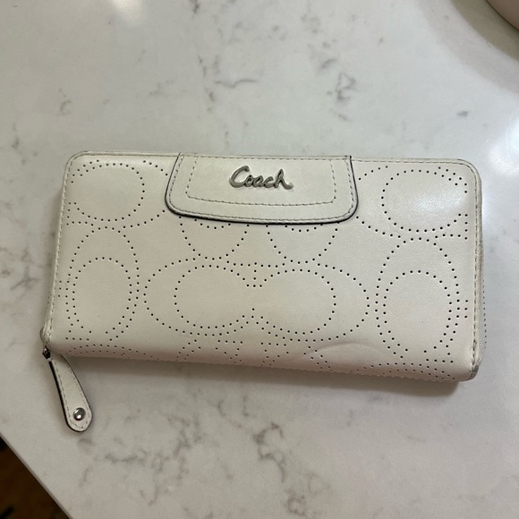 Coach Wallet - Picture 1 of 7